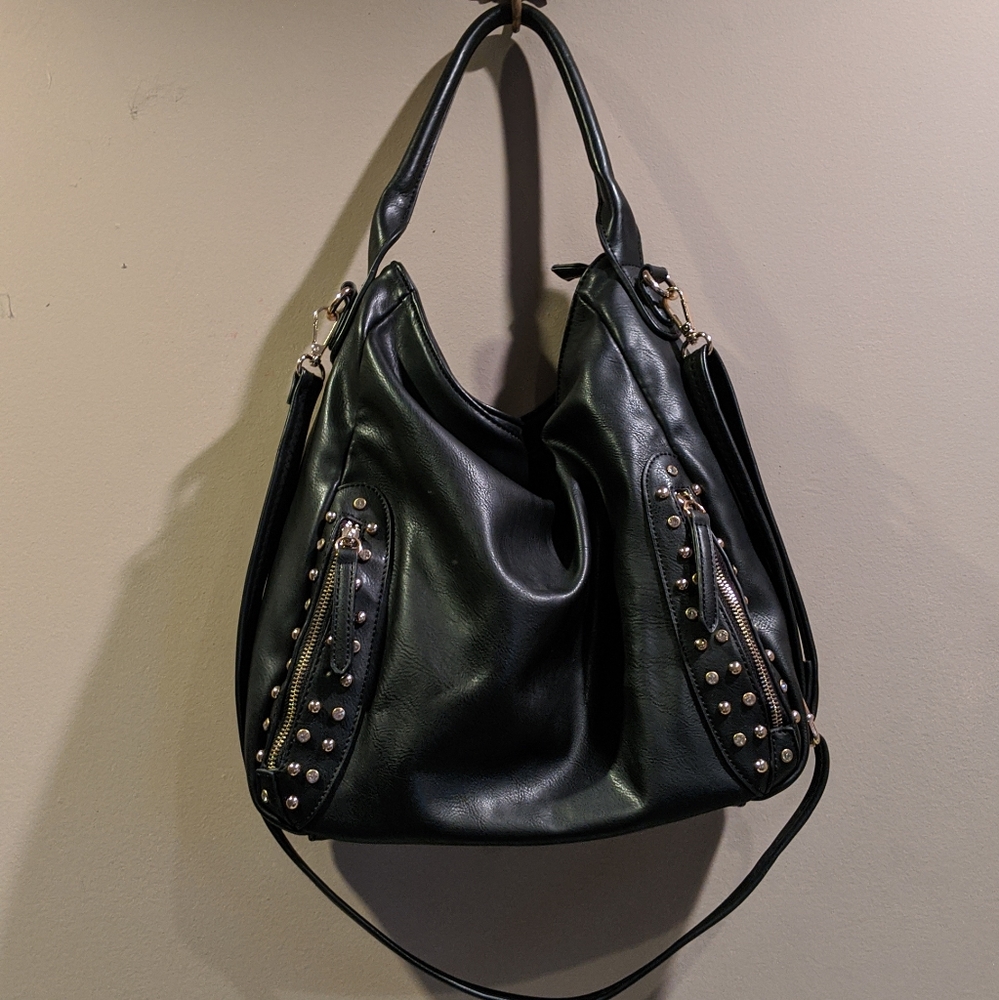 Black shoulder bag